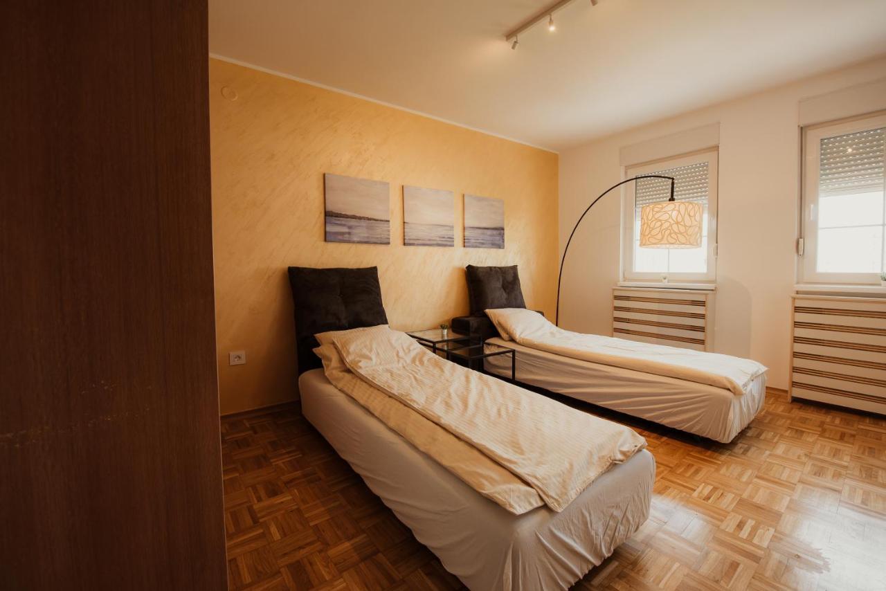 Mb Apartments โนวีซาด ภายนอก รูปภาพ