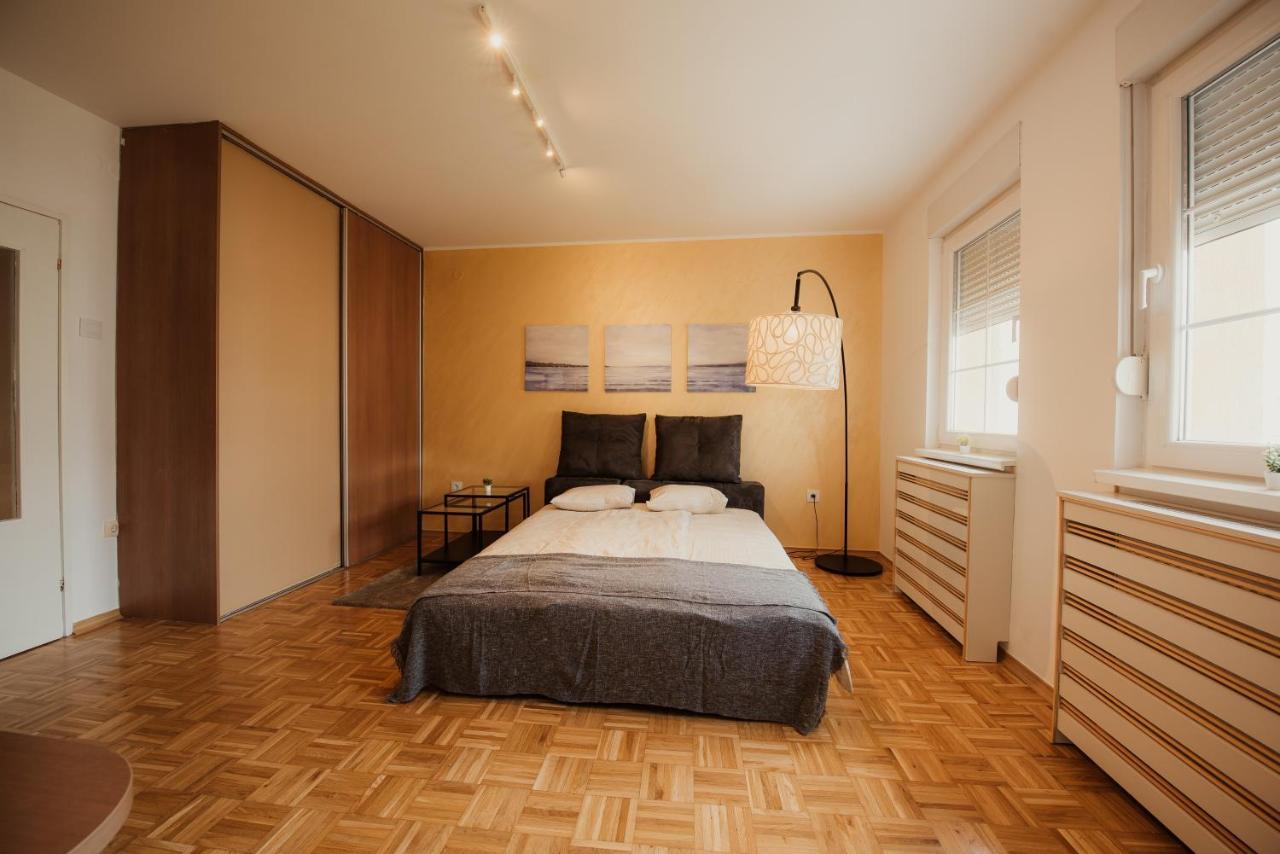 Mb Apartments โนวีซาด ภายนอก รูปภาพ