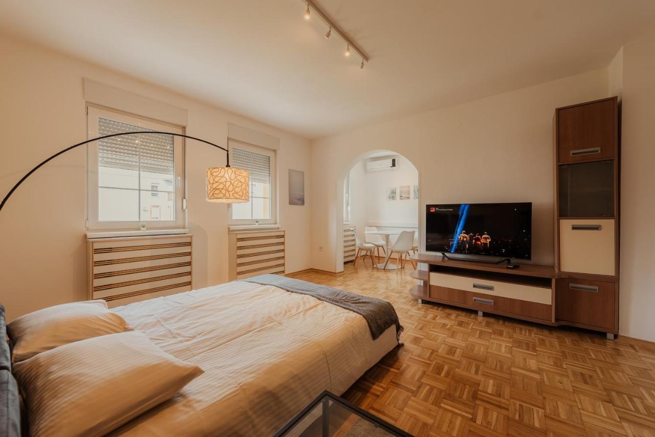 Mb Apartments โนวีซาด ภายนอก รูปภาพ